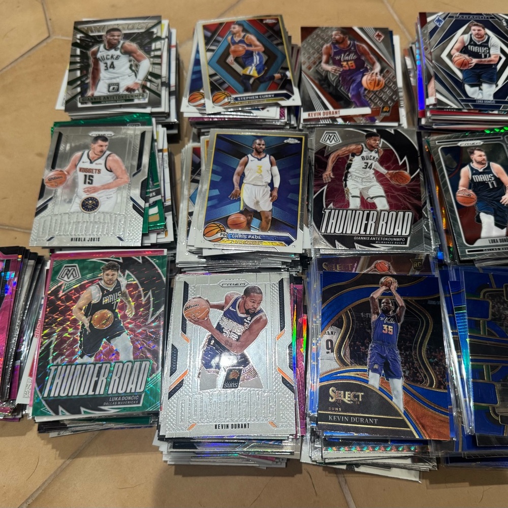 650 Assorted Basketball Trading Cards